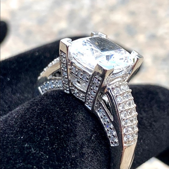 🔥🔥NBW VICTORIA WIECK STERLING SILVER RING🔥🔥 - Picture 2 of 2